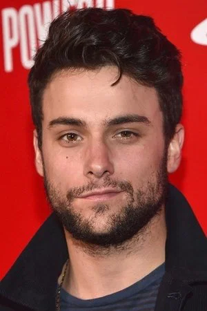 Jack Falahee в роли Коннор Уолш